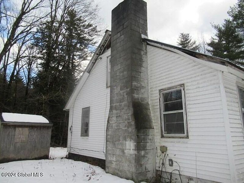 3rd image of 334 New Hague Road