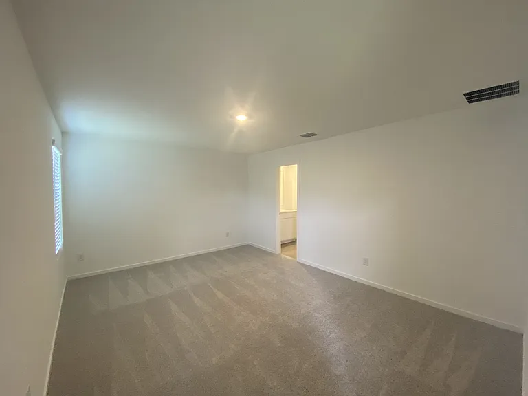 917 Shady Oaks Dr — Photo 5