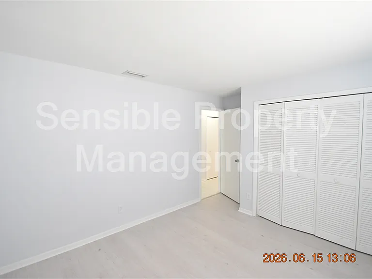 9304 Heritage Oak Ct — Photo 32