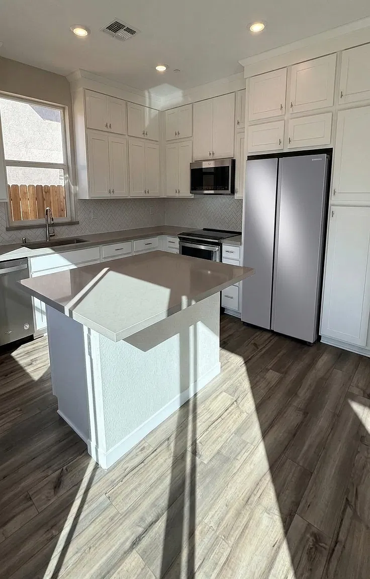 3 bed, 2.5 bath, 1447 sqft, $2,988 — Photo 2