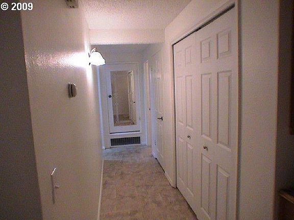 2nd image of 406 NE 85th St Unit 3-G