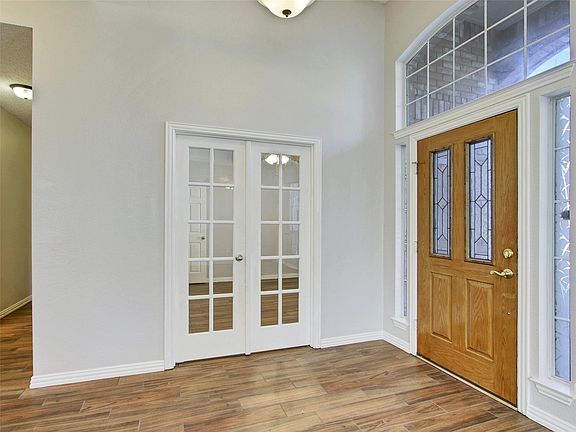3rd image of 11117 Knoxville Ln