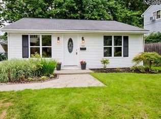 5682 Chagrin Dr, Mentor On The Lake, OH