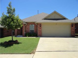 808 SW 37th St, Moore, OK 73160