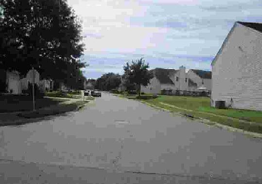 Exterior Neighborhood (street photo)