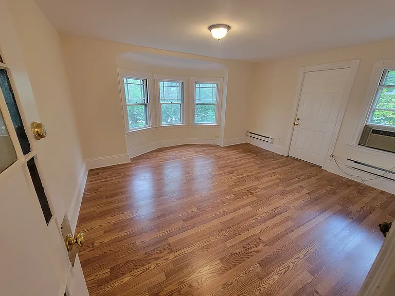130 Cummins Hwy #3 — Photo 1