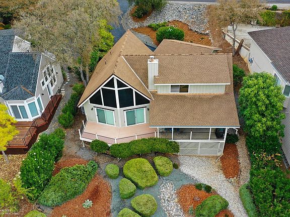 4th image of 18561 Jayhawk Dr