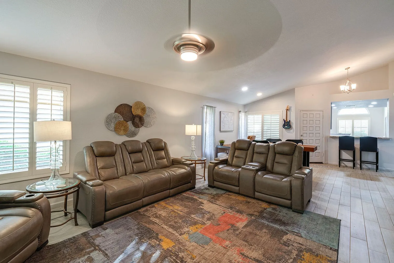 2 bed, 1.0 bath, 1496 sqft, $3,027 — Photo 3