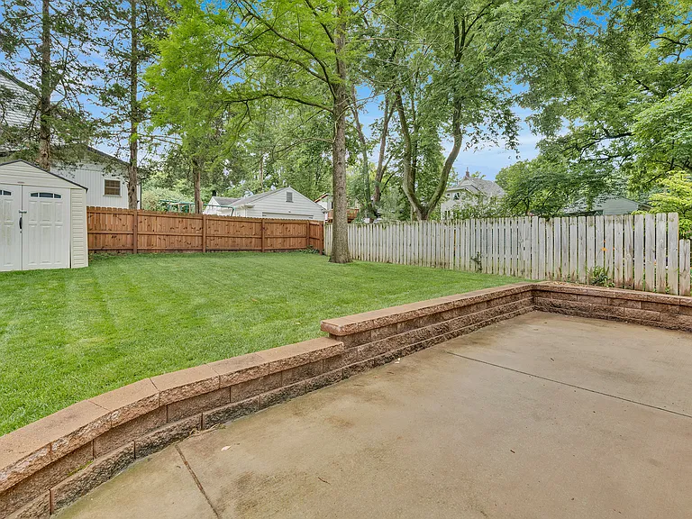 30 W Jackson Rd — Photo 28