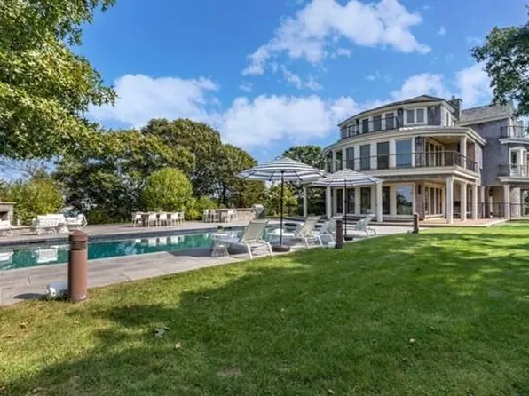 180 Scraggy Neck Road, Cataumet, MA 02534