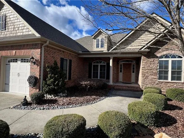 936 Mallard Landing Blvd, Clemmons, NC 27012