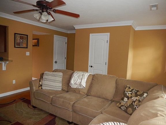 5th image of 170 Old Tavern Cir