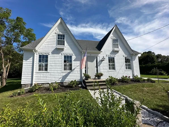 89 Russells Mills Rd, Dartmouth, MA 02748