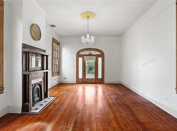 3rd image of 2823 Constance St #A