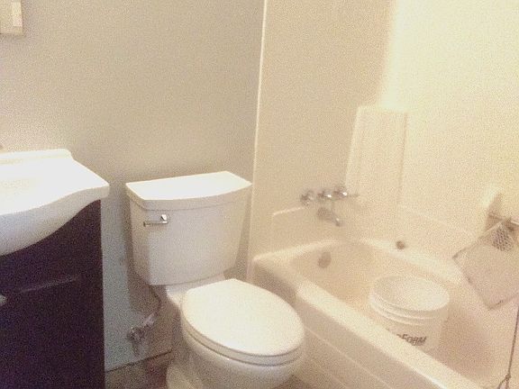 5th image of 2031 Redwood Cir