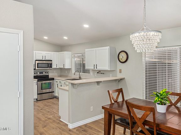 5th image of 5032 E HILTON Avenue