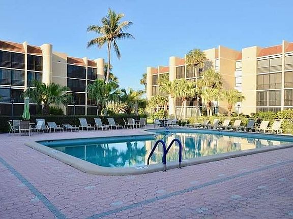 3rd image of 3492 NE Causeway Blvd APT 1-302