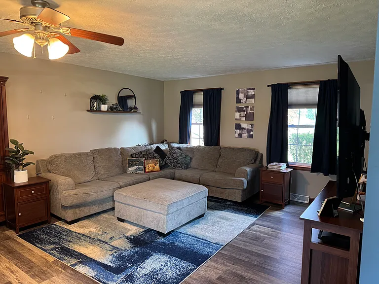 4 Compass Point Ct — Photo 13