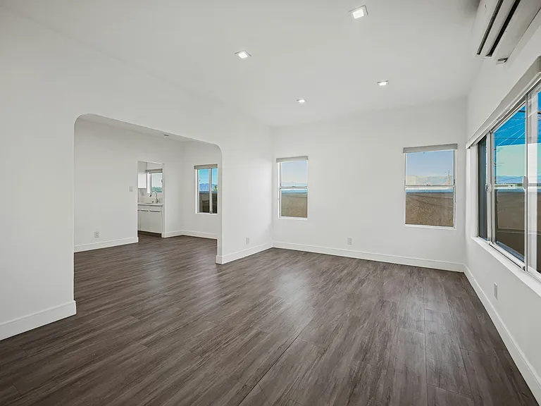 627 Brittania St #629 — Photo 12