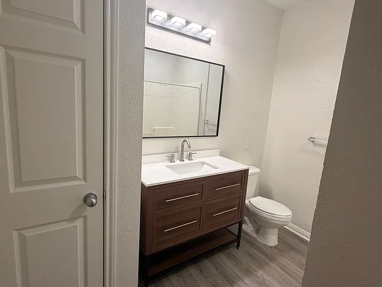911 N Orange Ave #304 — Photo 11