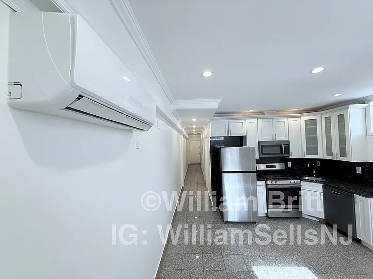 377 Danforth Ave #A9 — Photo 5