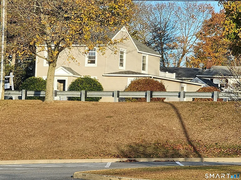 7 E Pattagansett Rd — Photo 21
