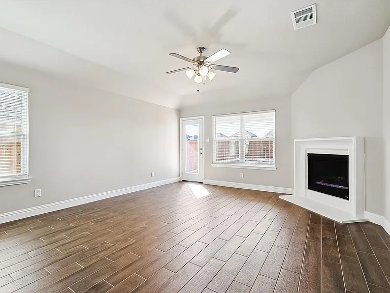 405 Portina Dr — Photo 15