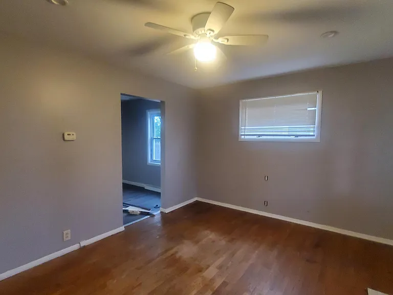 3929 Larchmont St — Photo 5