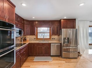 2620 17th St NW, New Brighton, MN 55112