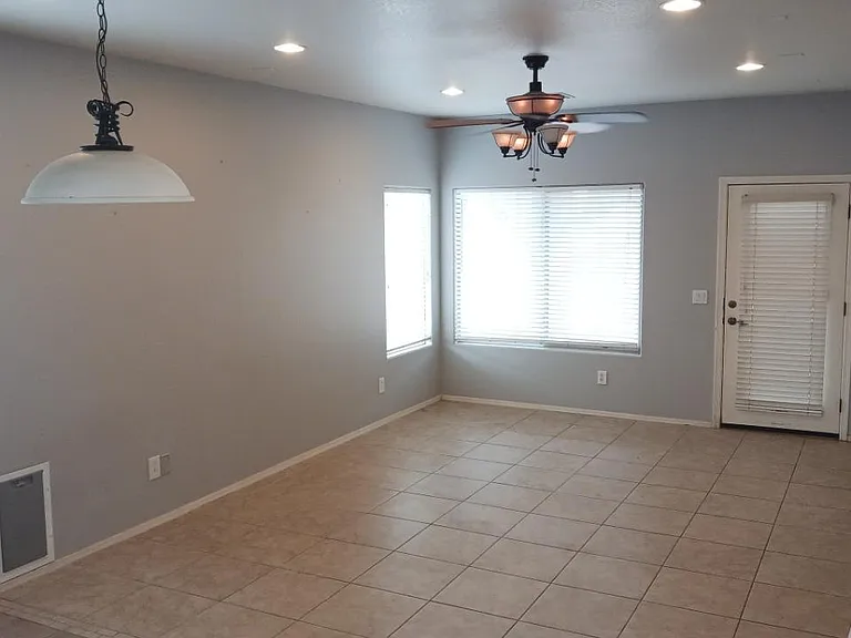 44628 W Sandstone Dr — Photo 13