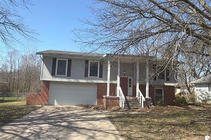 1st image of 942 Ridge Dr