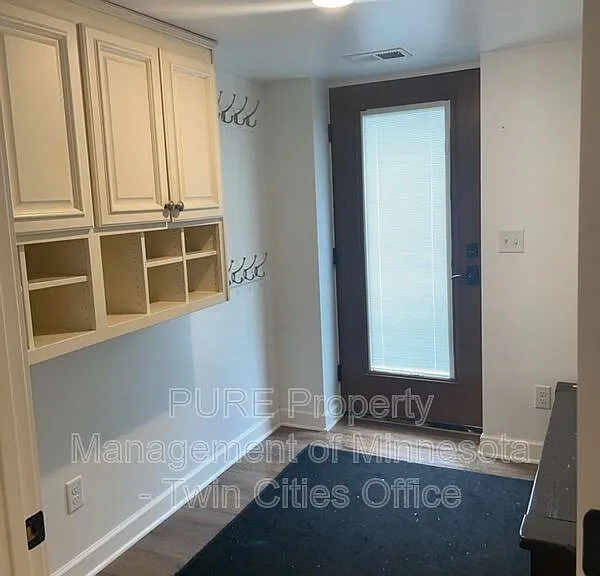 1130 Hallam Ave N — Photo 17