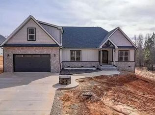 140 Fowler Dr, Inman, SC 29349