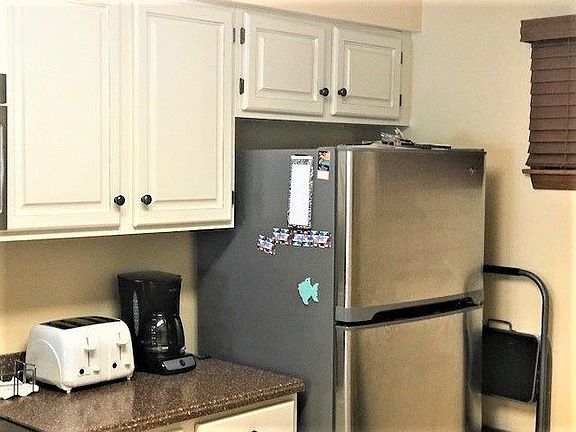 4th image of 6 W Terrace Ave APT 3