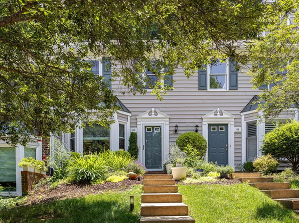 318 Silverberry Ct, Cary, NC 27513