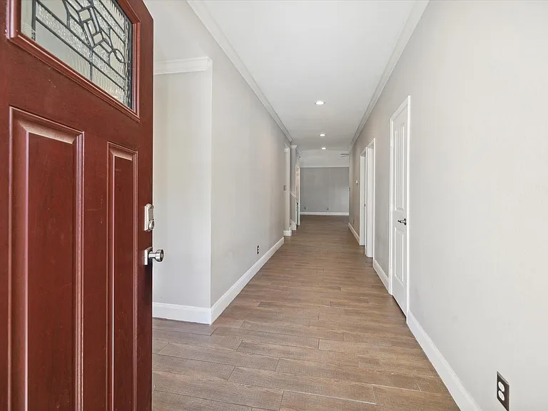 1311 Ambergate Dr — Photo 3