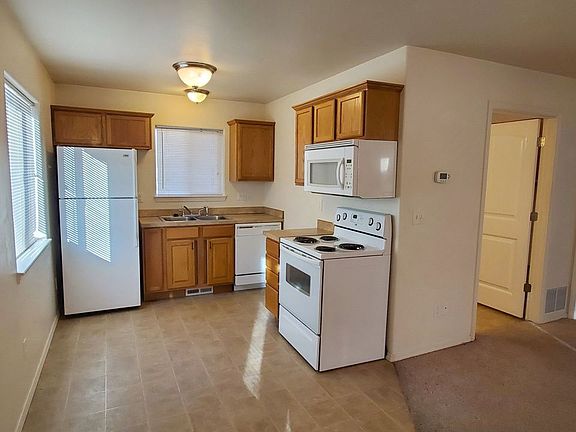 2nd image of 125 6th Ave E