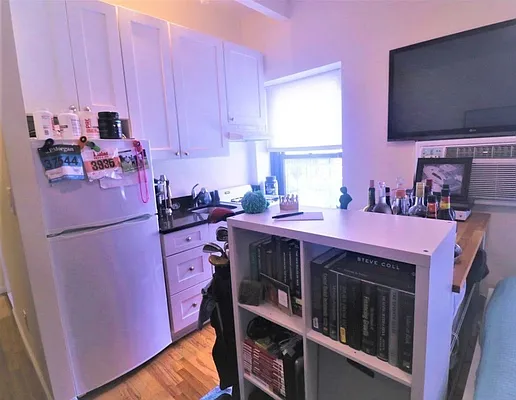 Rented by LEE & ASSOCIATES NYC RESIDENTIAL LLC | media 9