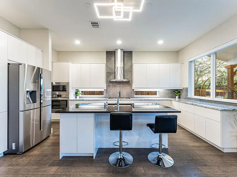 4013 Ivanhoe Ln — Photo 8