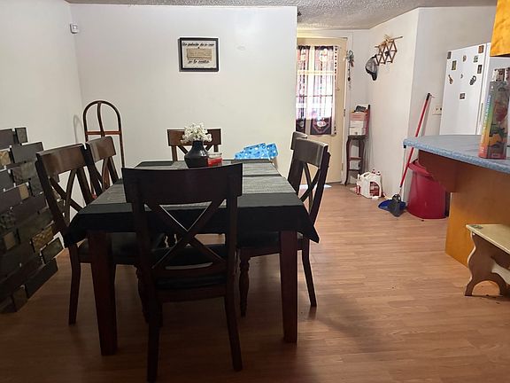 3rd image of 114 W Harris St
