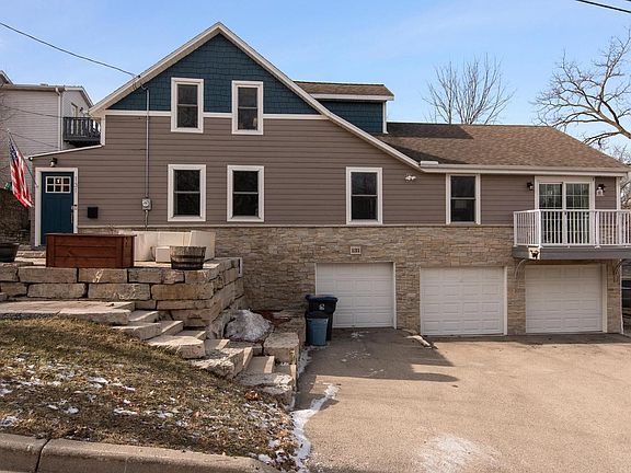 2nd image of 131 Maple AVENUE