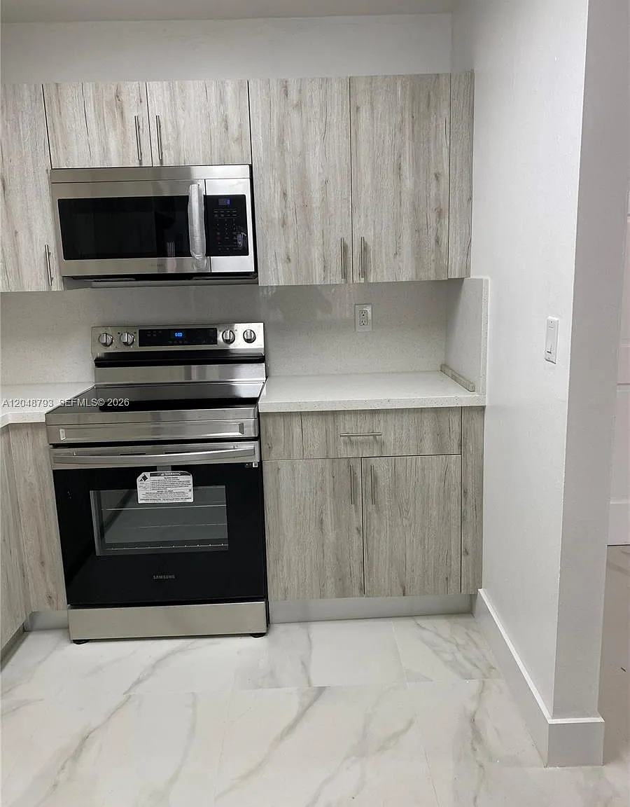 Morada No 1 Condo — Photo 3