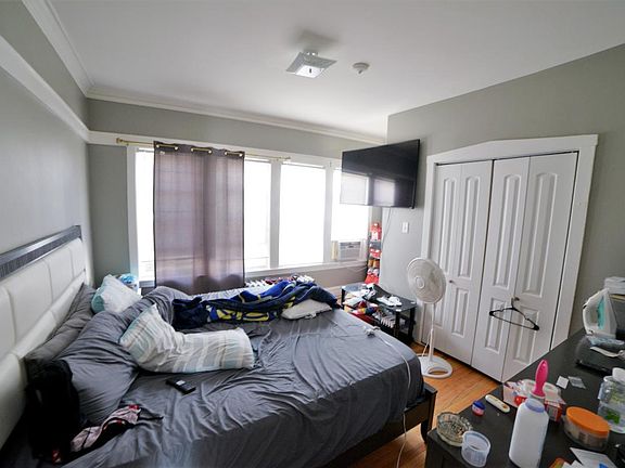 4th image of 3440 N Hamlin Ave #2R
