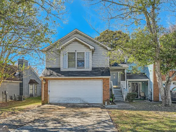 7953 Woodlake Dr, Riverdale, GA 30274