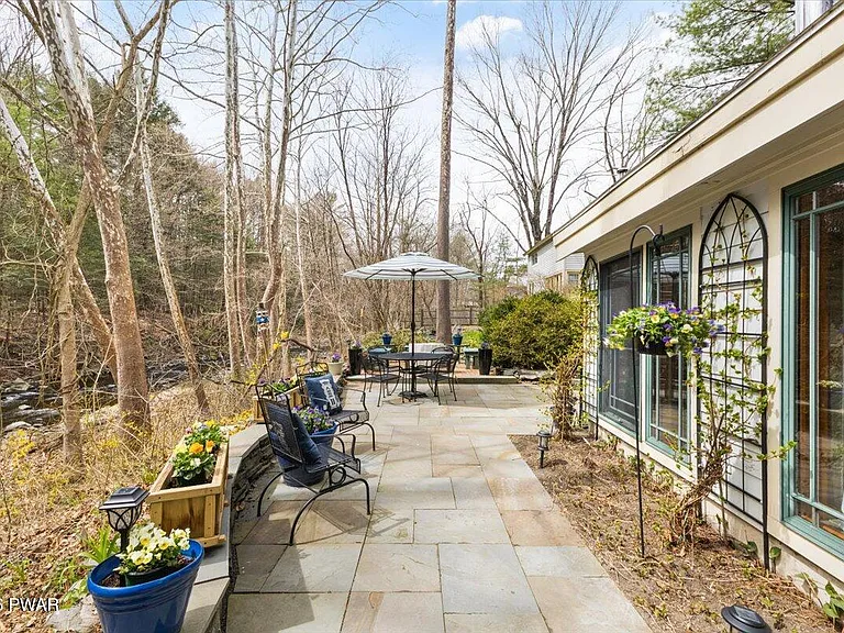 144 Sawkill Ave — Photo 32