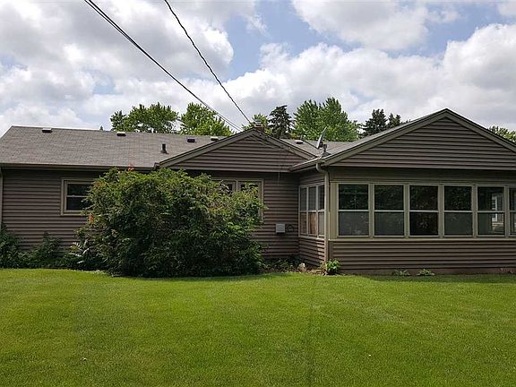 3rd image of 6121 John St