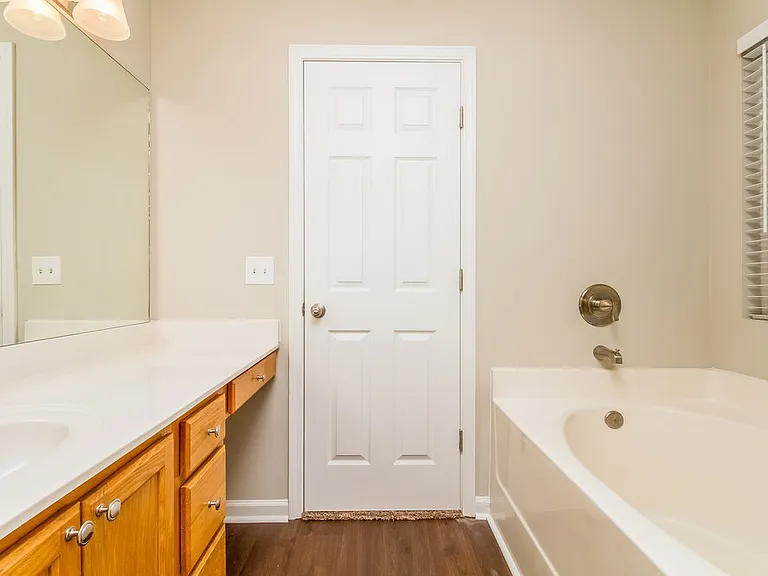 7128 Legacy Dr — Photo 11