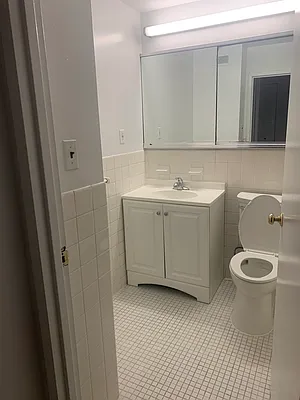 Rented by 18 REALTY | media 19