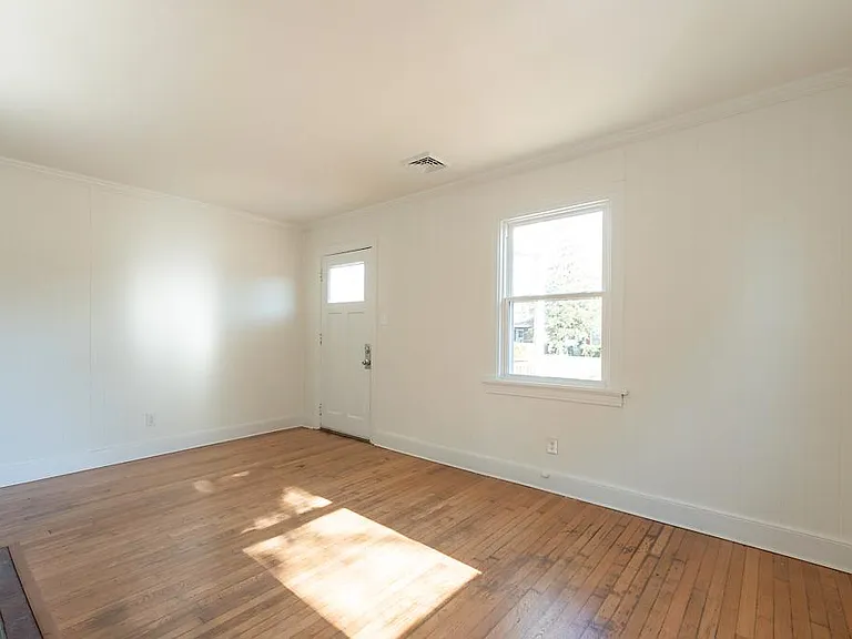 3610 Martin Ave — Photo 4