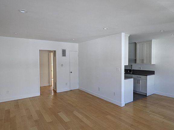 3rd image of 811 Euclid St APT 8